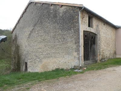 ensemble immobilier comprenant une maison et une grange